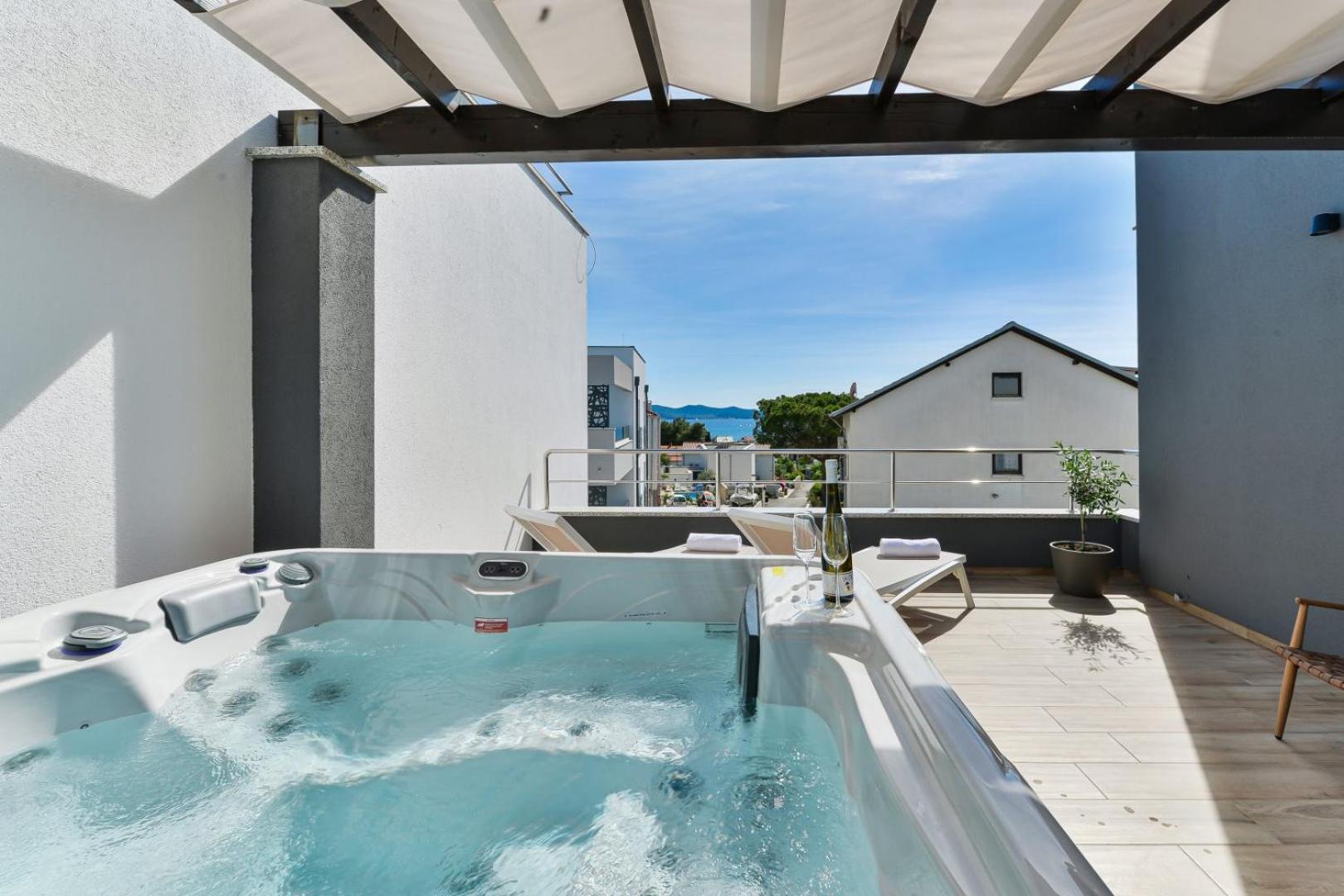 Crowonder Adriana - With Heated Swimming Pool, Jacuzzi And Sauna *