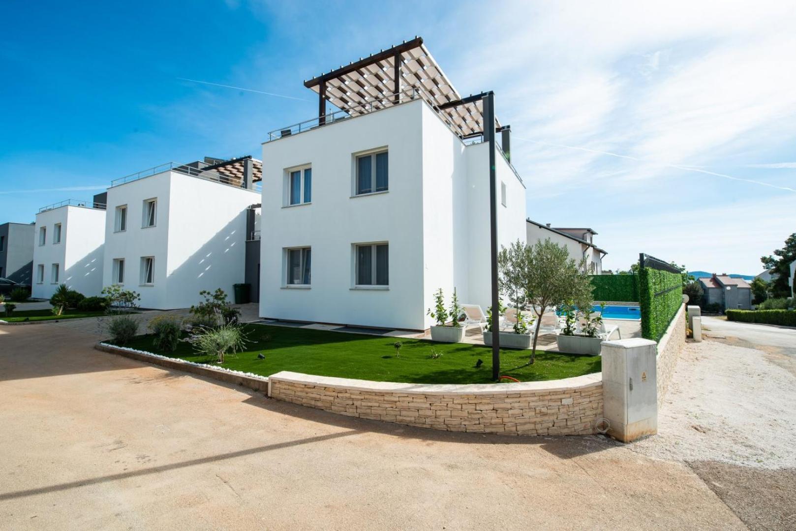 Villa Crowonder Adriana - With Heated Swimming Pool, Jacuzzi And Sauna