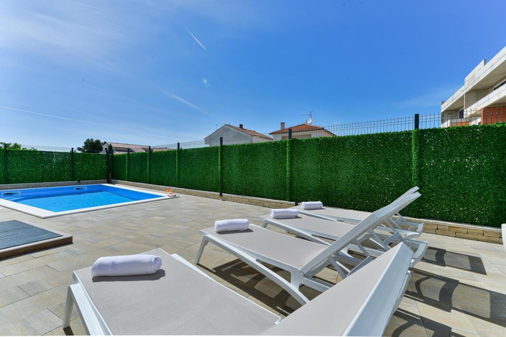 Crowonder Adriana - With Heated Swimming Pool, Jacuzzi And Sauna
