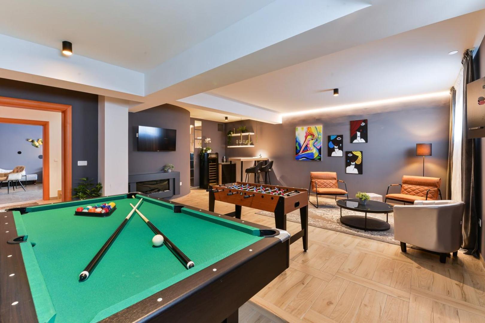 Villa Crowonder Adriana - With Heated Swimming Pool, Jacuzzi And Sauna *