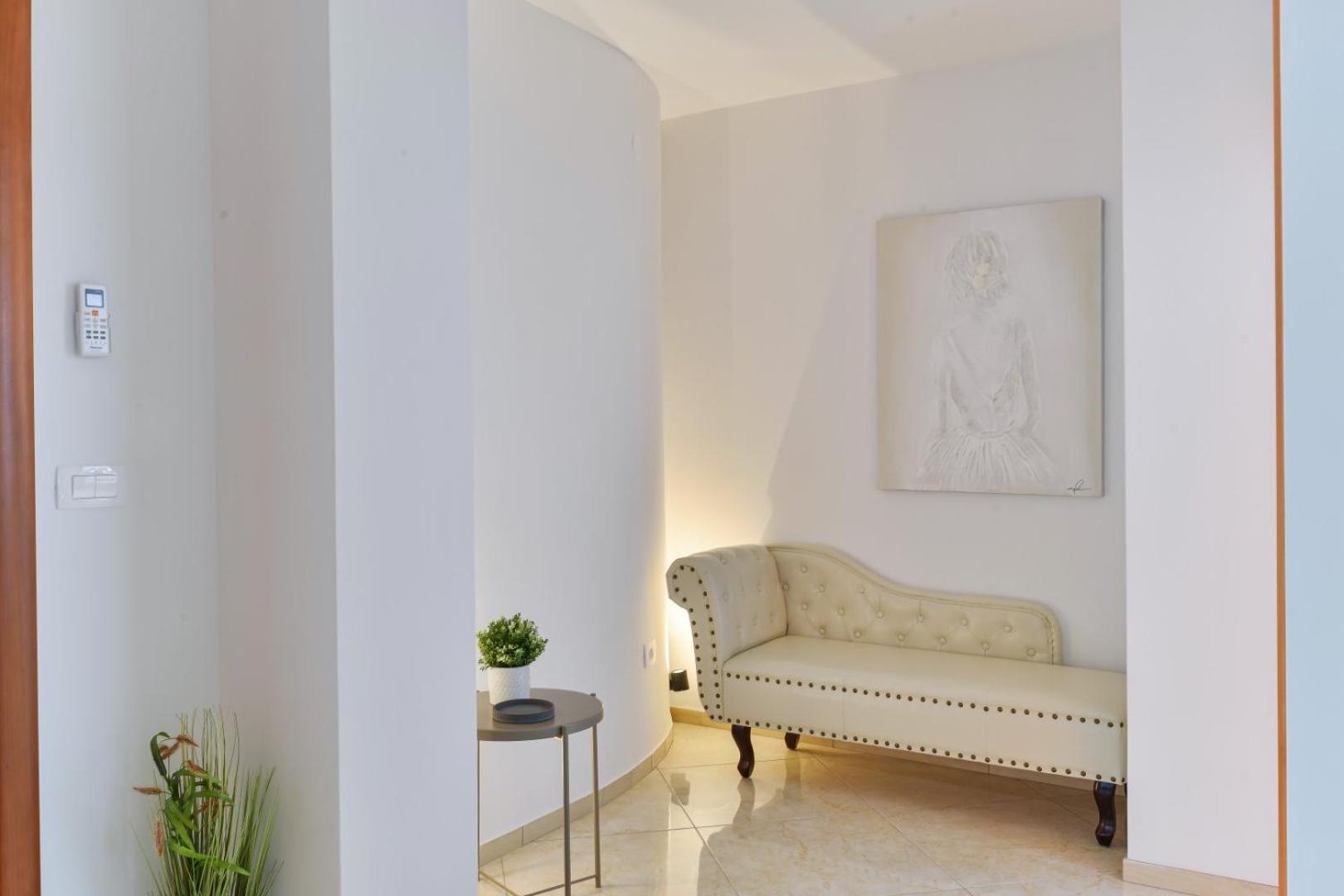 Villa Crowonder Adriana - With Heated Swimming Pool, Jacuzzi And Sauna *