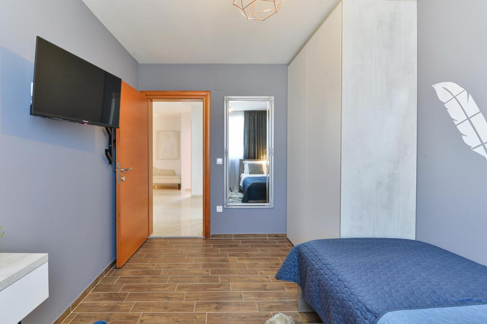Crowonder Adriana - With Heated Swimming Pool, Jacuzzi And Sauna *